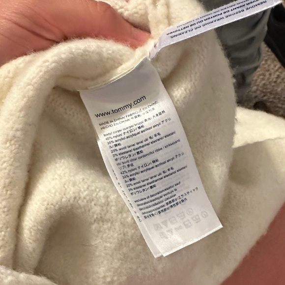 Tommy Hilfiger Mock Neck Oversized Cozy Sweater - Picture 4 of 6